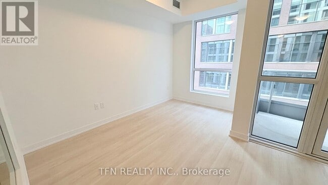 Building Photo - 15 Richardson St