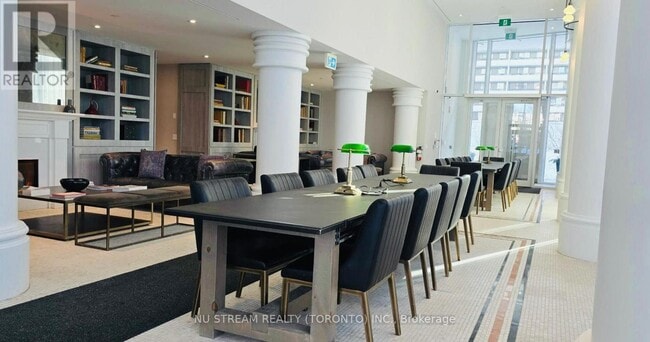 Building Photo - 33 Helendale Ave