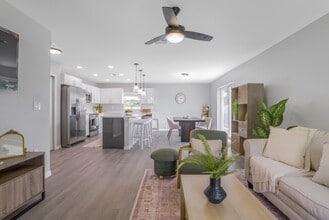 Building Photo - 6819 San Bruno Dr