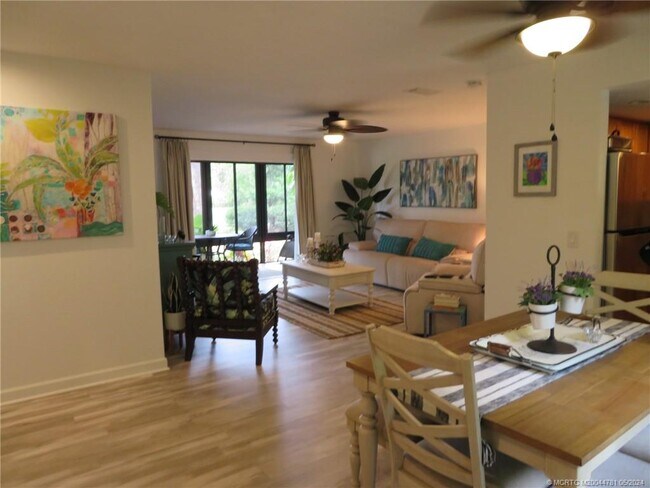 Building Photo - 800 NW Fork Rd