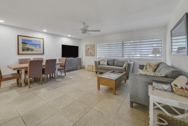 Building Photo - 250 S Ocean Blvd