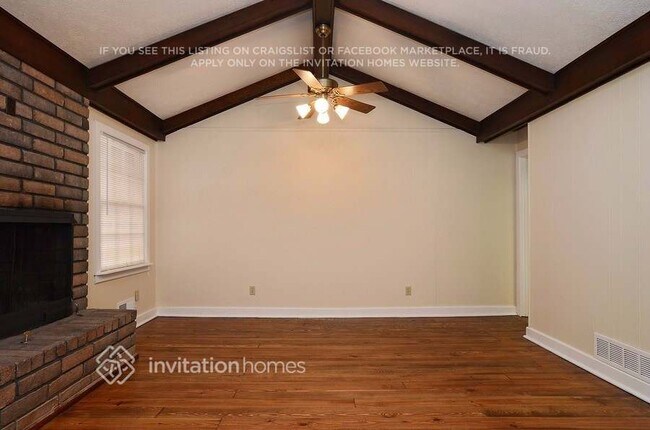 Foto del edificio - 6212 Shallowford Way