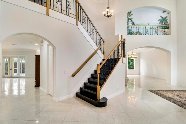 Foto del edificio - 5029 Forest Dale Dr