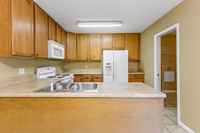 Foto del edificio - 108 N Gray Ave