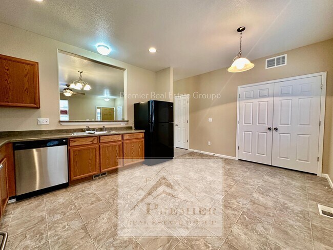 Foto del edificio - 7938 Sandy Springs Point