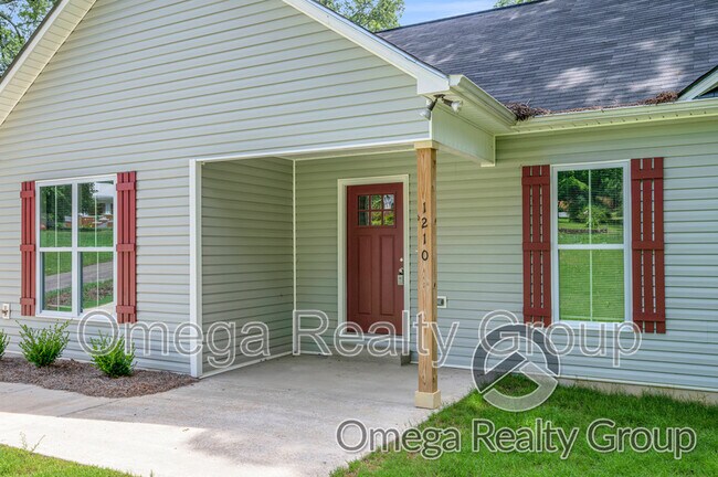 Building Photo - 1210 Hueytown Rd
