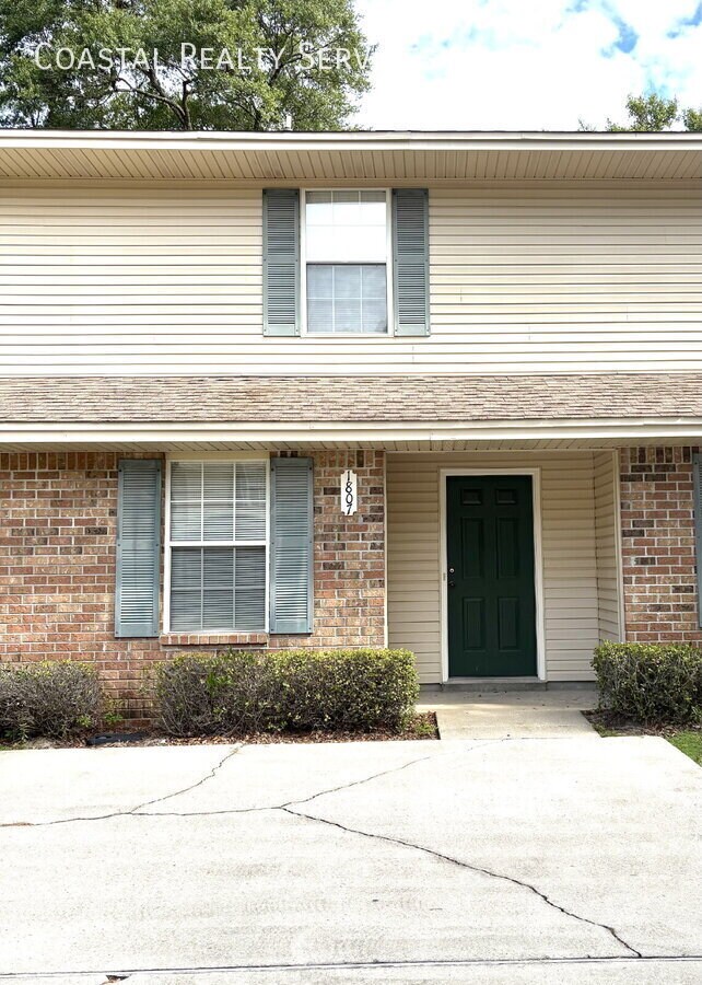 Building Photo - 1807 Treeline Ct