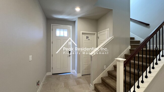 Foto del edificio - Spacious 4-bedroom home in Natomas with cl...