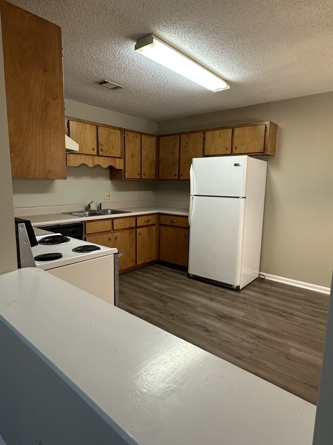 Building Photo - 1428 Central Ln