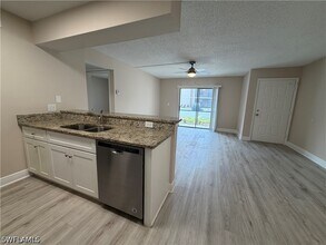 Building Photo - 5315 Summerlin Rd