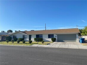 Building Photo - 4765 E Mohave Ave