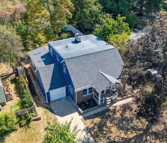 Building Photo - 5584 Morning St