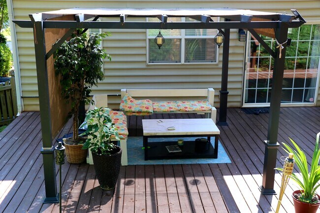 Backyard Patio - 18623 Victoria Bay Dr