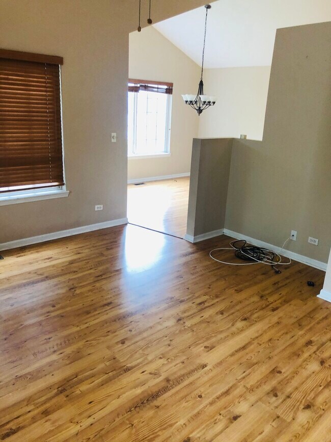 Building Photo - 3415 Ravinia Cir