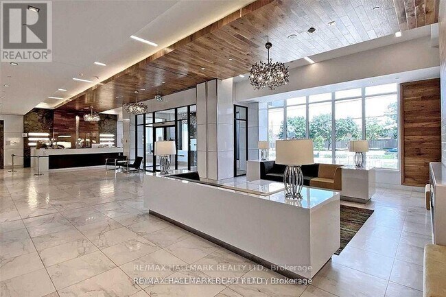 Photo du bâtiment - 7890 Bathurst St
