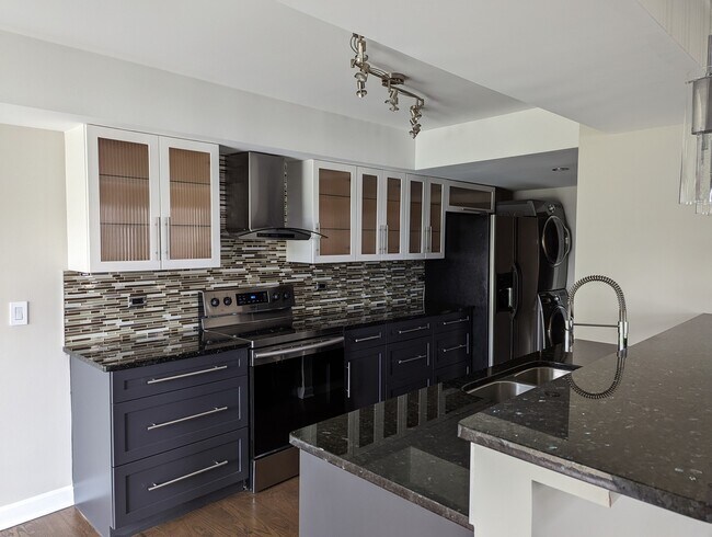 Building Photo - 8122 160th St