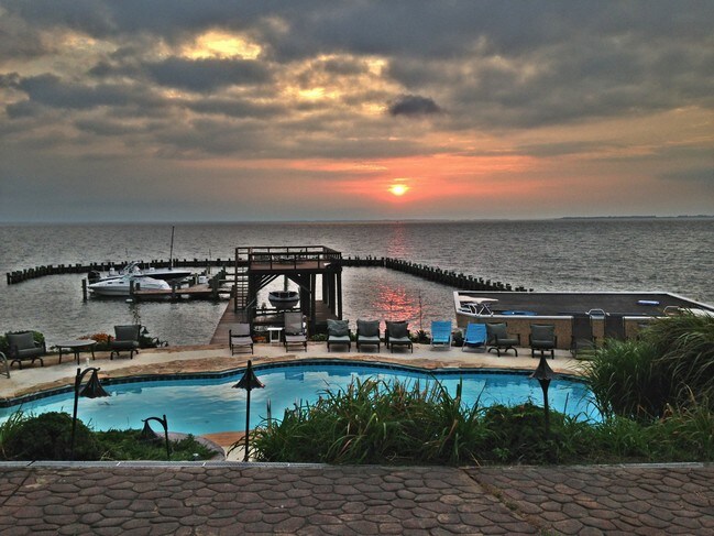 descripción general de la piscina, muelle, muelles para botes, terraza para tomar sol - 1303 Rogers Rd