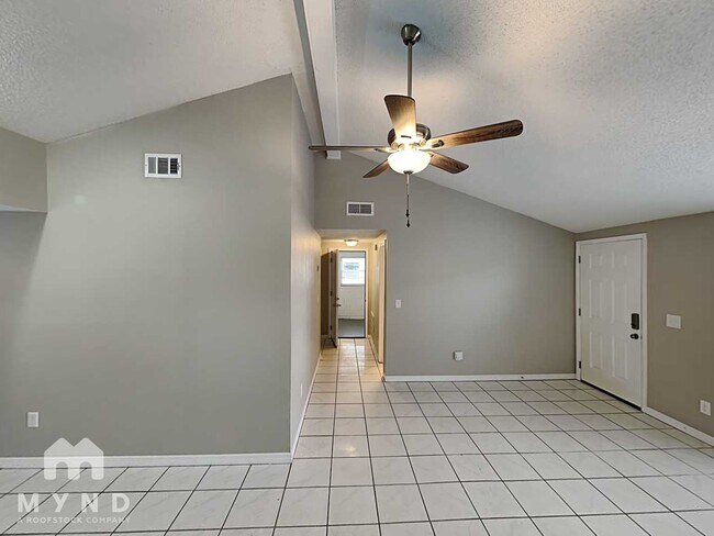 Foto del edificio - 6701 Village Grove Ct