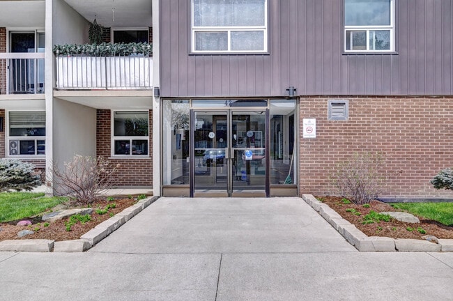 Photo du bâtiment - Campbell Court Apartments