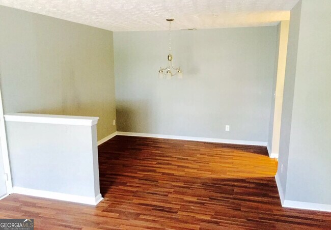 Foto del edificio - 5302 Fairington Ridge Cir