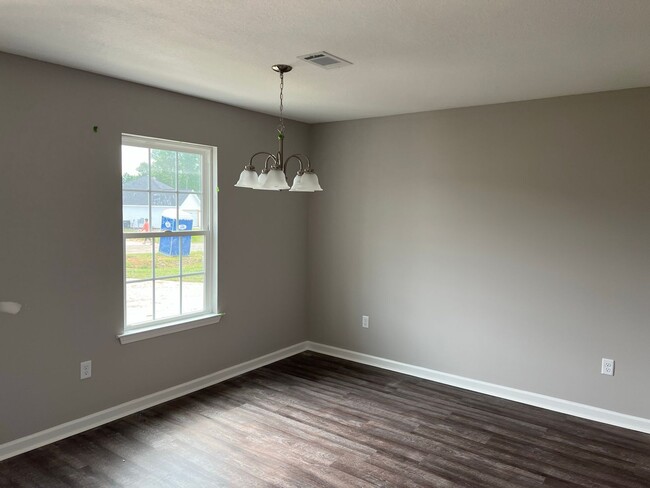 Building Photo - 7054 White Pine Ave