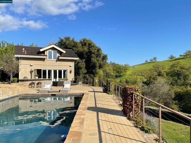 Building Photo - 18 Emmons Canyon Ct