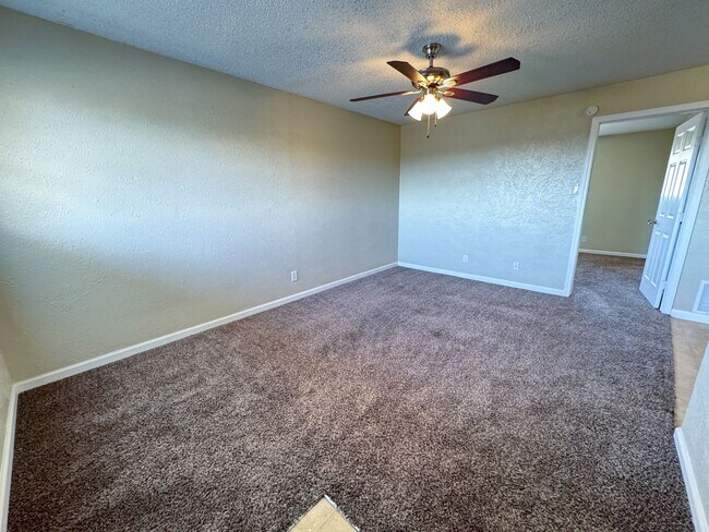 Foto del edificio - Eastgate Ridge Apartments-1015 N Gilmer (U...