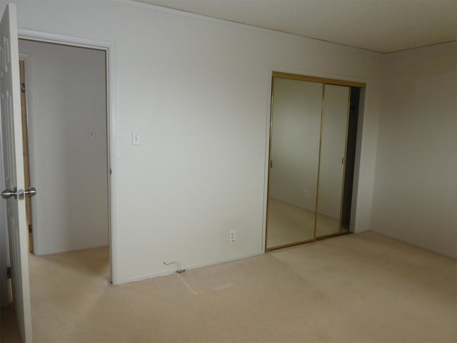 Building Photo - 98-525 Kamahao Pl