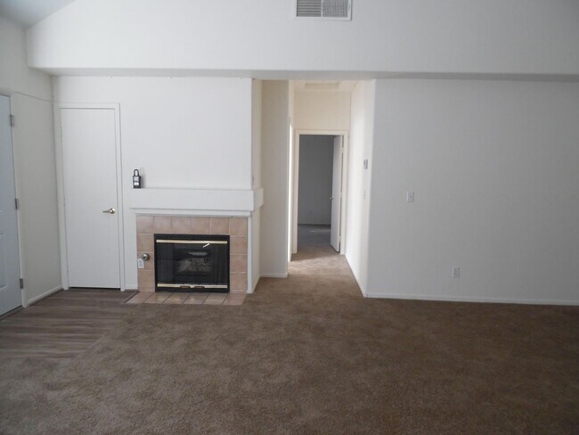 Foto del edificio - 5125 W Reno Ave