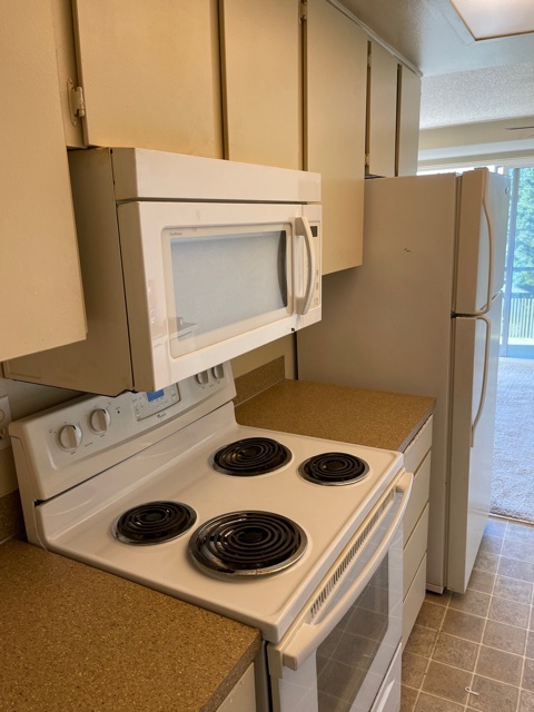 Kitchen - 426 75th St SE