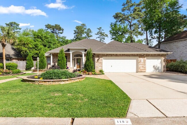 Building Photo - 118 S Evangeline Oaks Cir