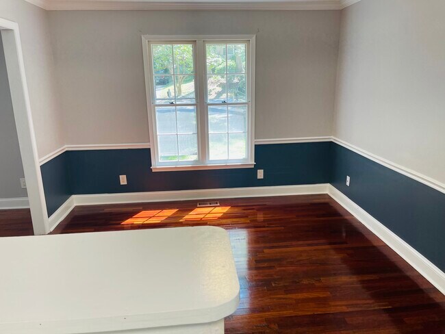 Building Photo - 4405 Forest Walk Dr