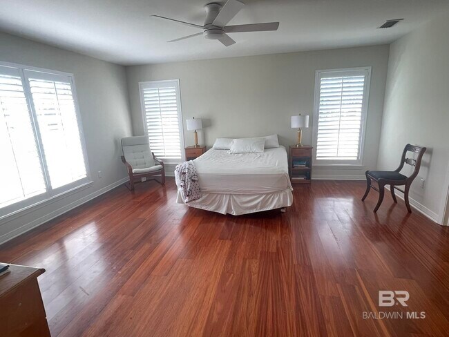 Foto del edificio - 35405 Pine Rd S