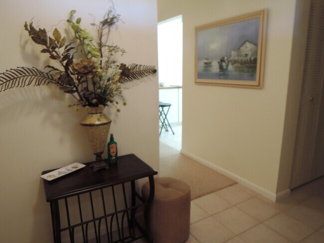 Foto del edificio - 1209 S Lakes End Dr