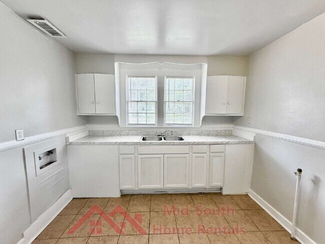 Foto del edificio - 1379 Ferguson Rd