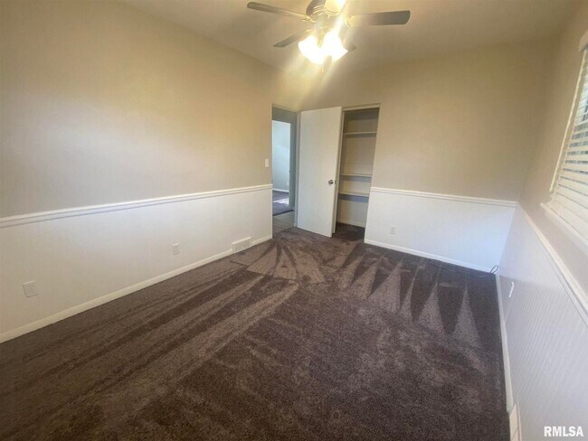 Foto del edificio - 2733 E 18th St