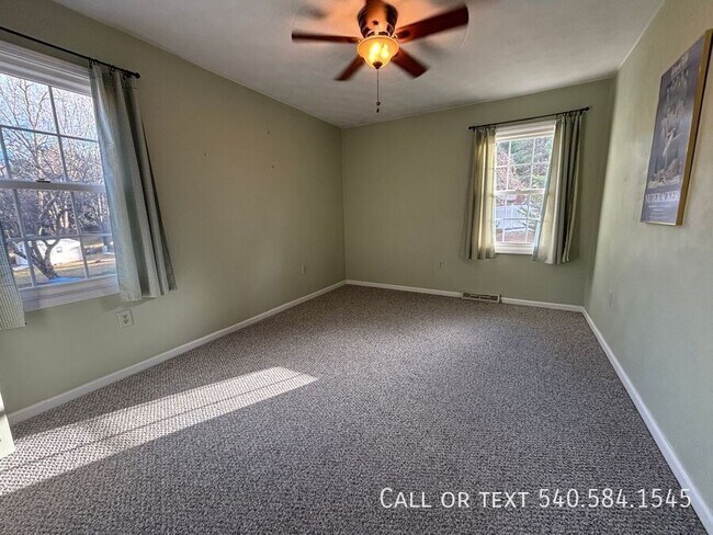 Foto del edificio - 136 Grimes St