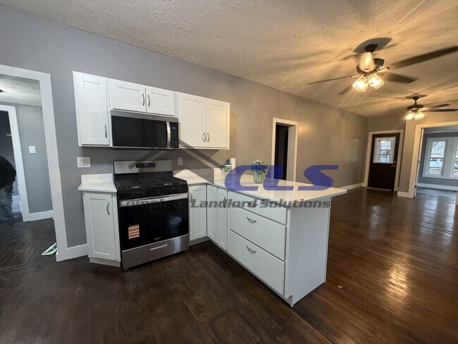 Building Photo - 10 N 37th St