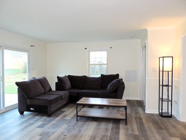 Foto del edificio - 2811 Birdseye Ln