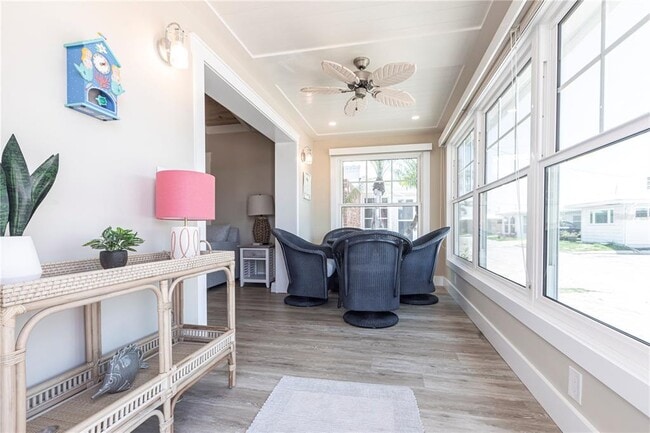 Foto del edificio - 6020 Midnight Pass Rd