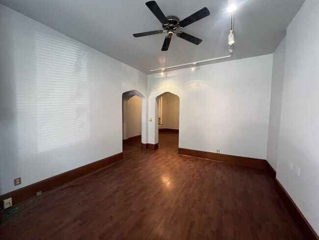 Foto del edificio - 3545 N Sheffield Ave