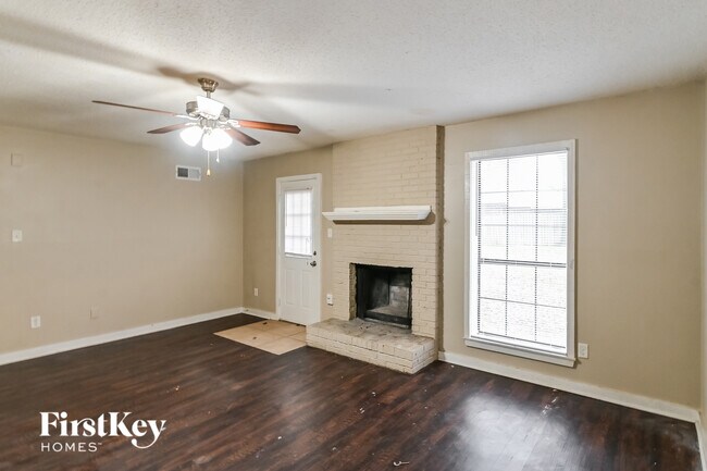 Foto del edificio - 4266 Crump Rd