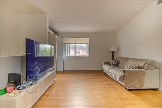 Building Photo - 8013 Lake Dr