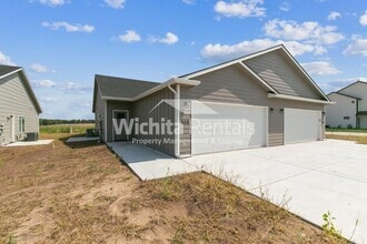 Building Photo - 622 Briarbrook