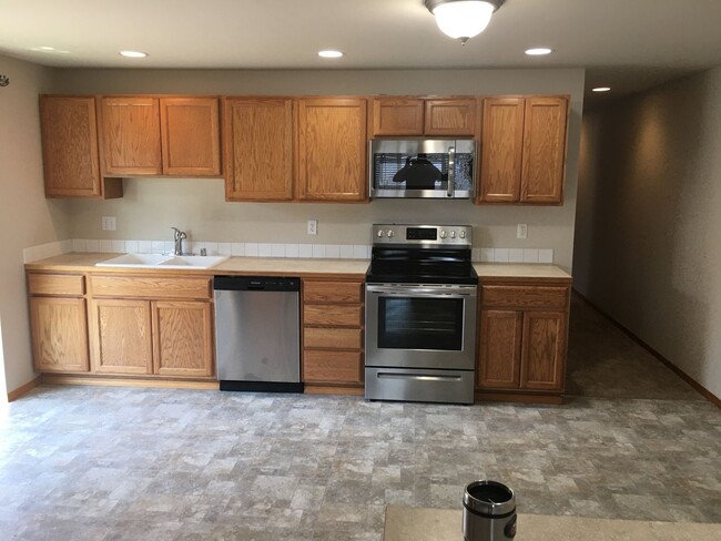 Building Photo - 2 bed, 2 bath duplex Buckley Wa.