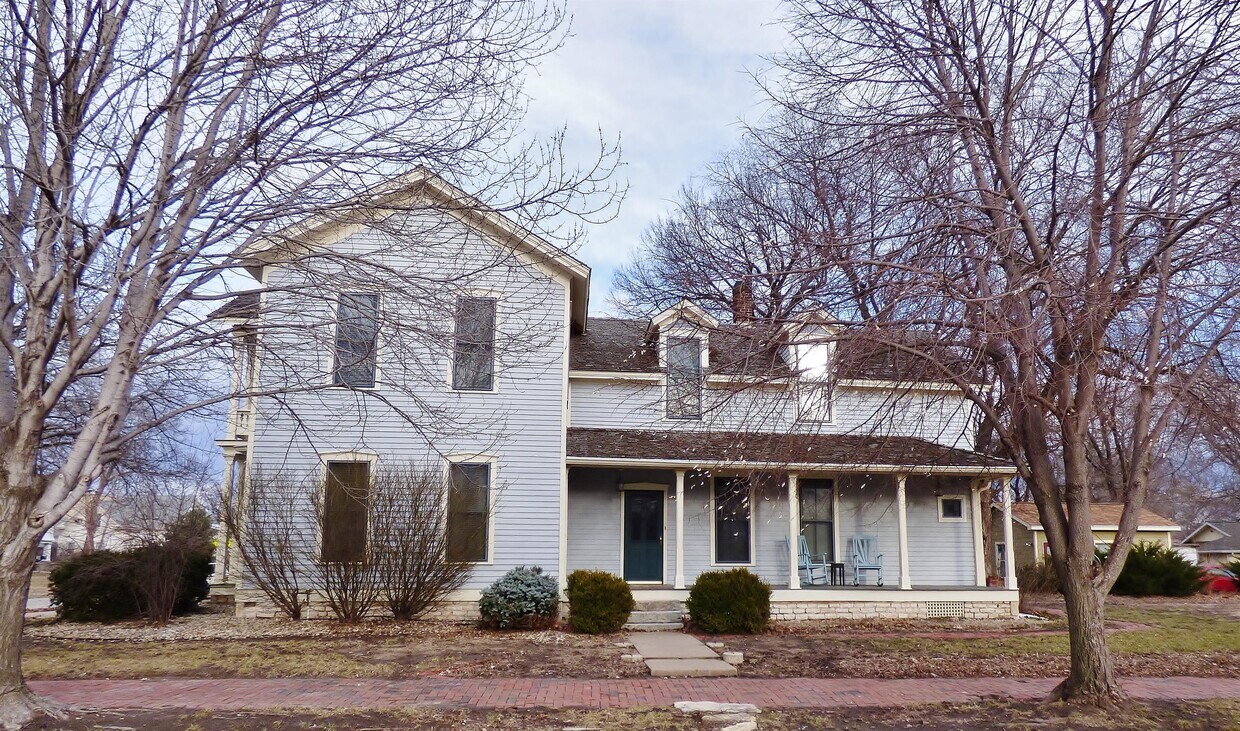 Primary Photo - 529 Pierre St