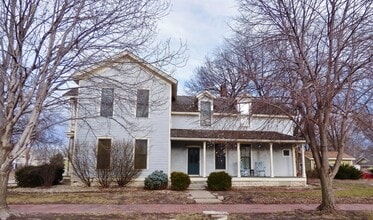 Building Photo - 529 Pierre St