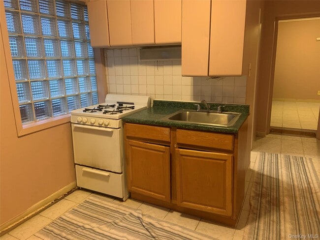 Foto del edificio - 761 Donlon Ave