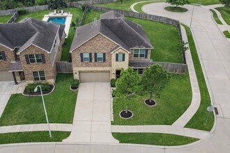 Building Photo - 9651 Thimbleweed Dr