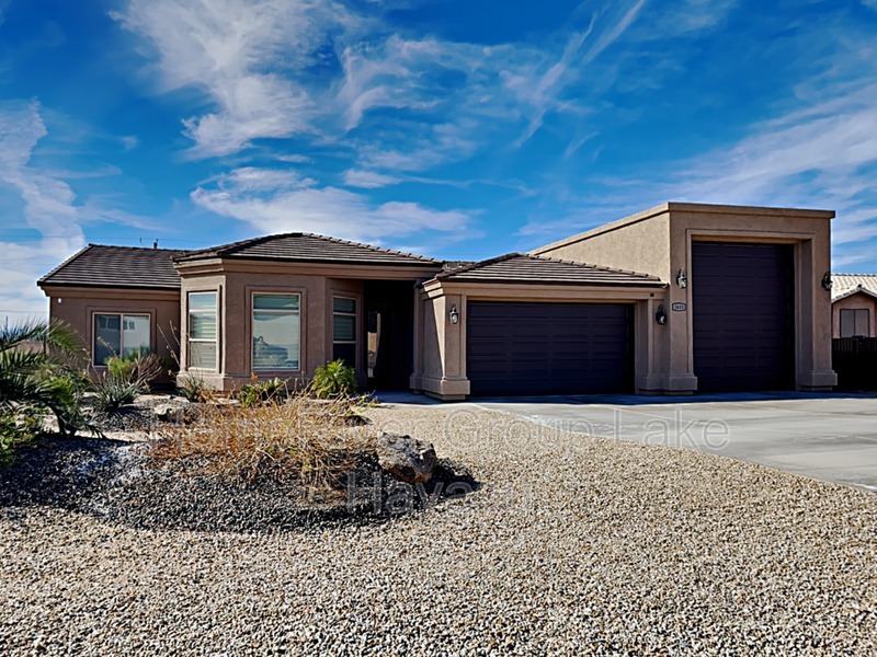 Primary Photo - 1615 N Lake Havasu Ave